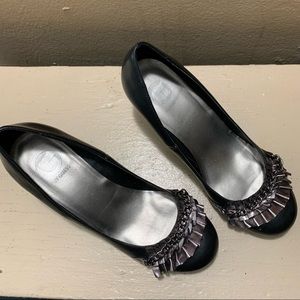 G by Guess • black wedges